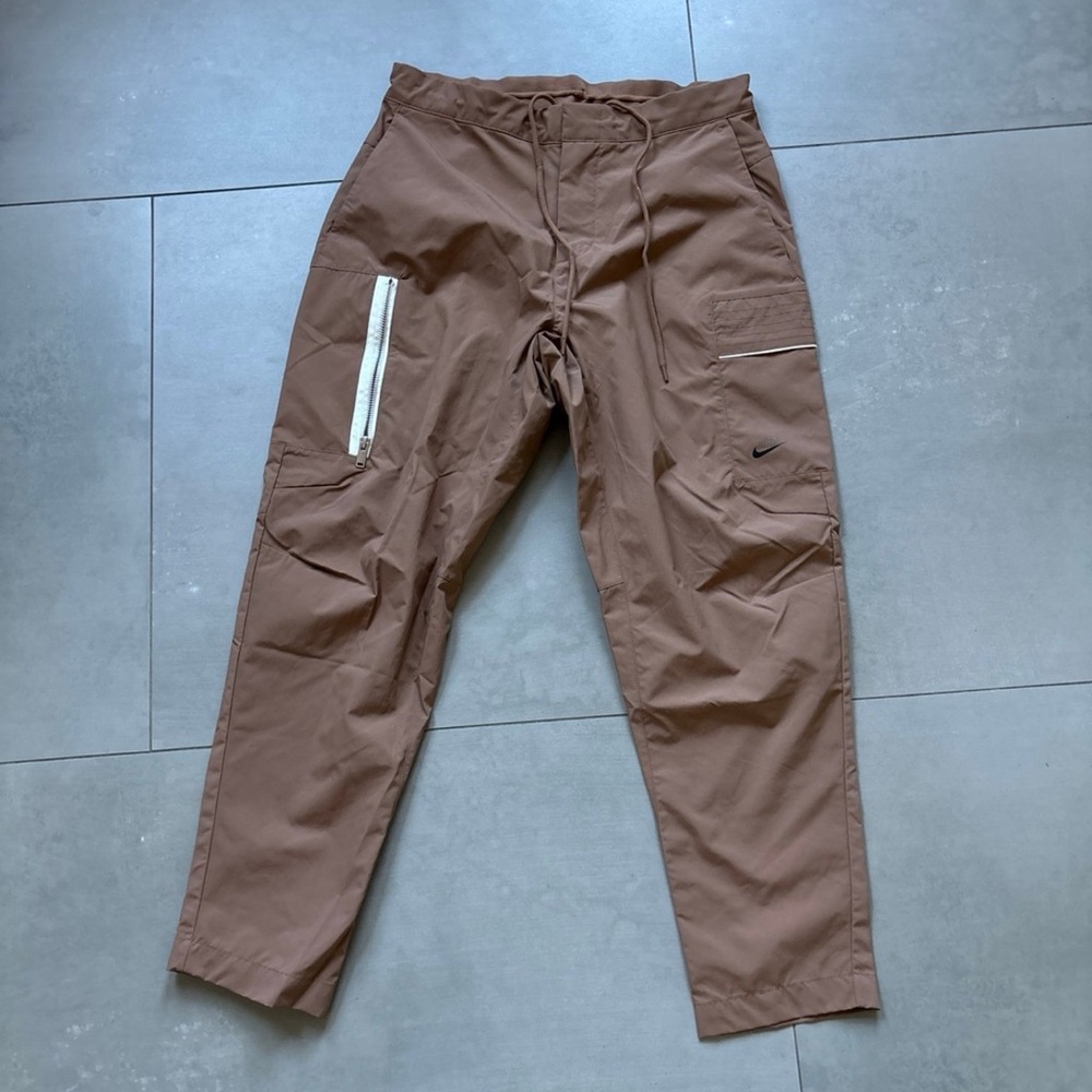Nike tan cargo utility pant 32